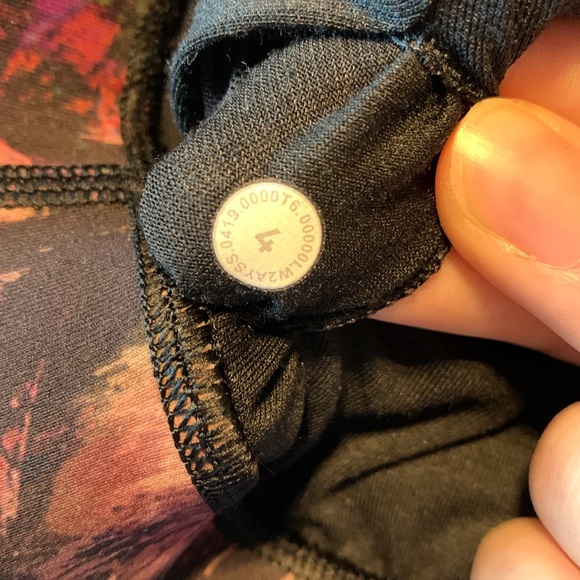 Lululemon Energy Bra - Picture 4 of 4